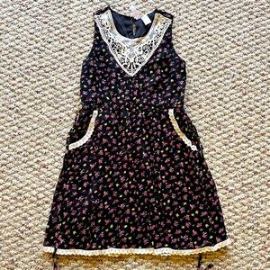 Girl’s Floral & Lace Sleeveless Dress with Pockets